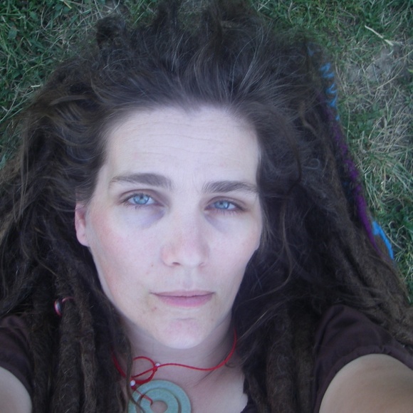 Meet your Posher, Jennifer - Picture 4 of 4